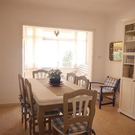 Esther Apartment *